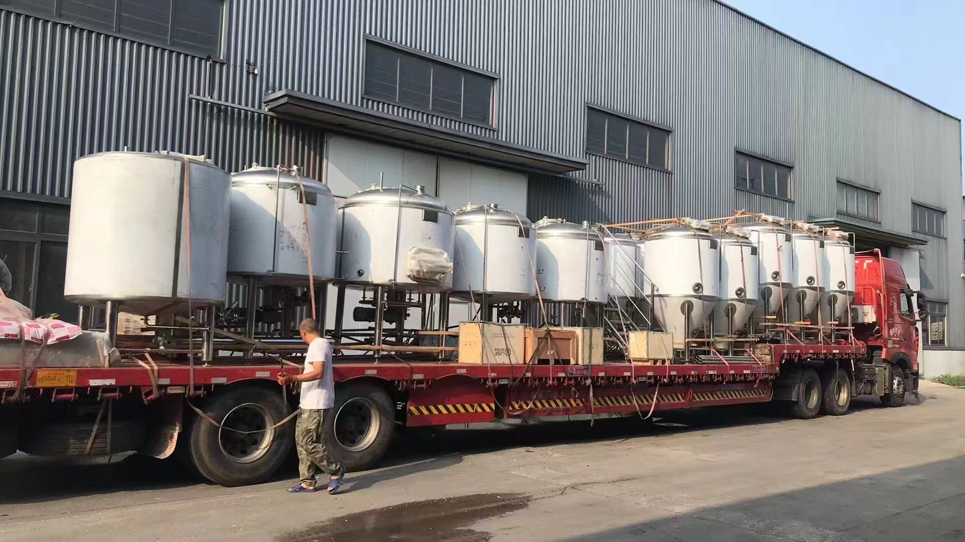 辉南精酿啤酒设备厂—精酿啤酒设备